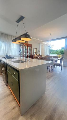 Your Beach House in Floripa in 普拉亞德丹妮拉