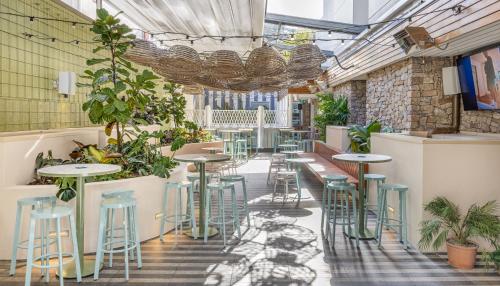 Stay At Ivanhoe Apartments Manly Beach - image 11