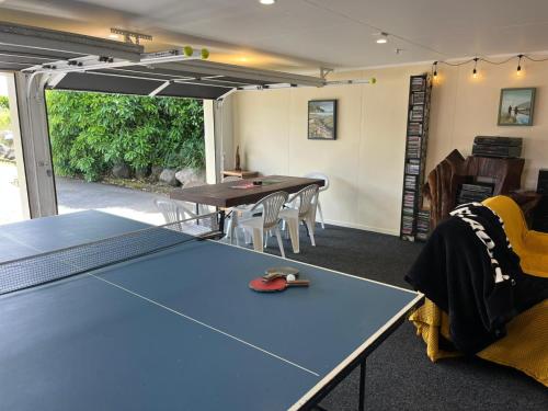 Recreational facilities, Mount Taranaki Basecamp 4BR Farmhouse & Games Room in Pembroke