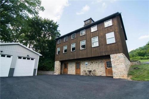 Hotelli välisilme, Spacious Barn House experience! in Hellertown