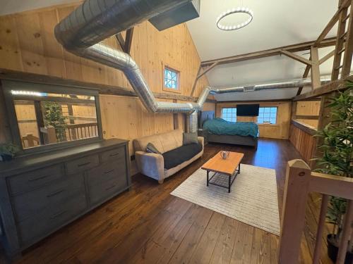 Spacious Barn House experience! in Hellertown