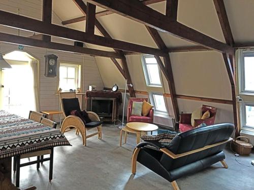 Iekārtas, Apartment by the water in Broek Op Langedijk