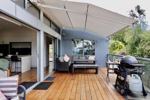 Paradise - Spacious, Ocean Views, Outdoor Living in Dodges Ferry
