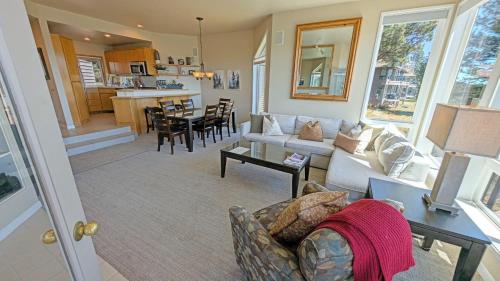 Mt Bachelor Village 328 A - image 4