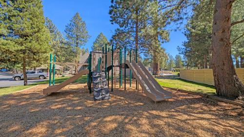 Mt Bachelor Village 328 - image 2