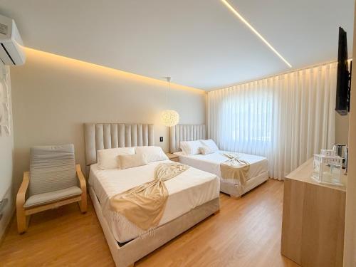 2 double beds