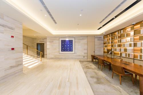 JI Hotel Shanghai Jing'an Temple Huaihai Middle Road - image 4