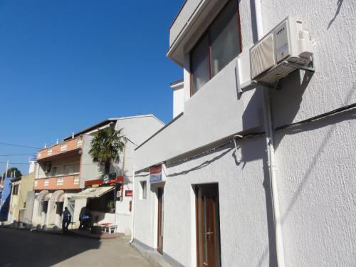 Apartments Marina - image 5