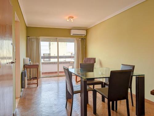 Amplio departamento con excelente ubicación y cochera opcional - centro rosario