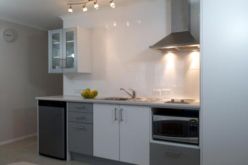 ห้องครัว, Bucket Tree Lodge in ทาวา