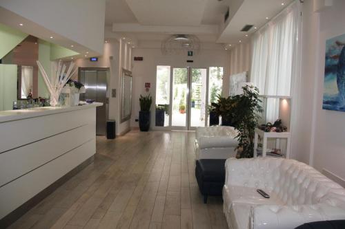 Hotel Central Park - image 3