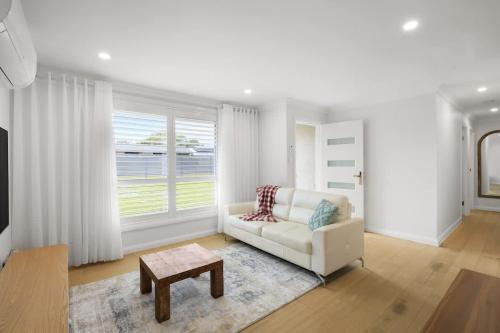 Coastal Luxe on Sandy in Salamander Bay