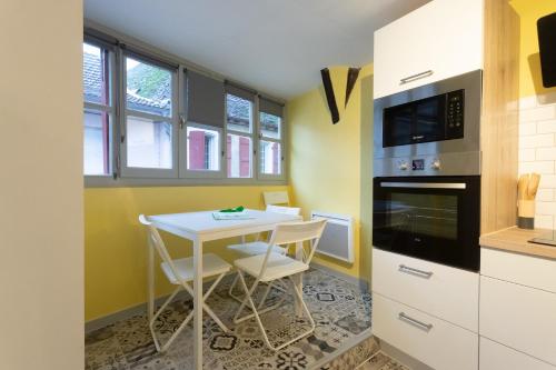 Exterior view, Les dames de Salies in Salies-de-Bearn