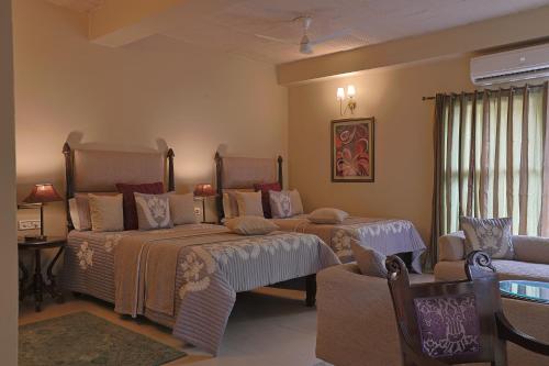 room detail thumbnail 1