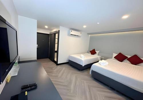 room detail thumbnail 0