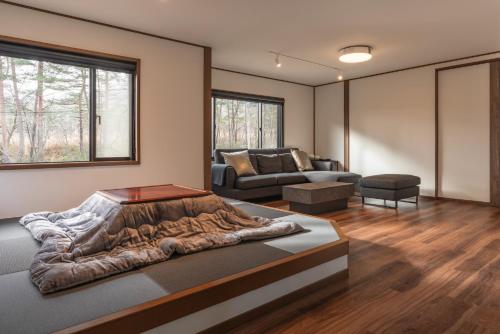 Spica 83 - Spacious comfort for 8