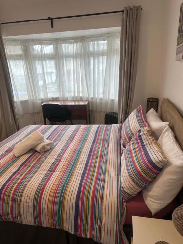 Standard Double Room near OVO Wembley Stadium chambre d'hôte Shri Swaminarayan Mandir