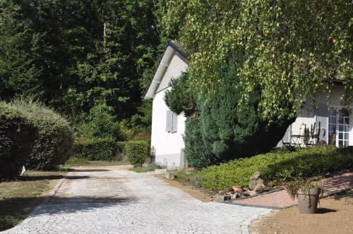 Vaade, Bruyère et Charmes de Bourgogne (Bruyere et Charmes de Bourgogne) in Le Rousset