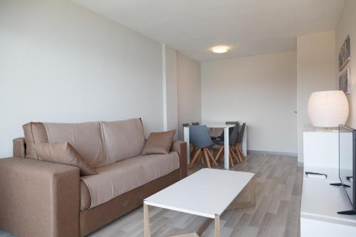 UHC Sorolla Apartments Superior - image 4