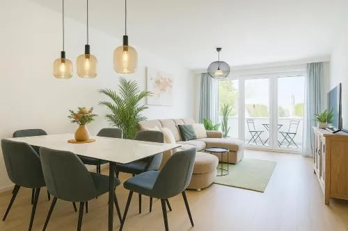 Stylish Old Town Apartment with Free Parking and a Balcony near the Cathedral in Augsburg, Deutschland