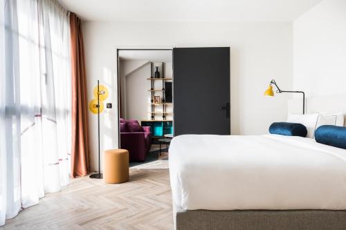 room detail thumbnail 0