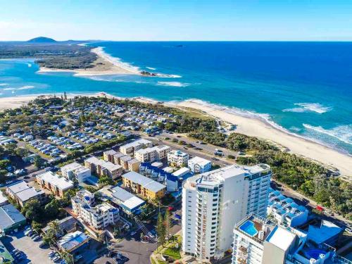 Beach Side Cotton Tree Family Friendly Resort - Maroochydore