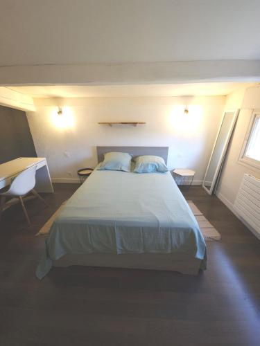 Maison proche commerce, 20 min du Futuroscope in Vouille