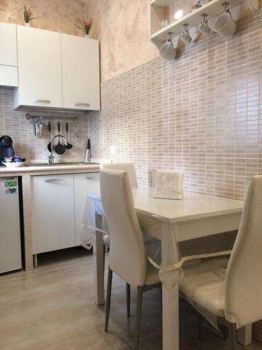 Casa Vacanze Sannazzaro Flat - image 5