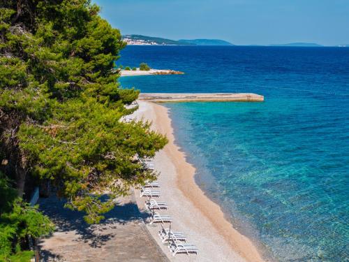Strand, Hotel Waterman Kaktus in Supetar
