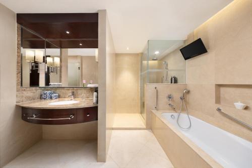 room detail thumbnail 2