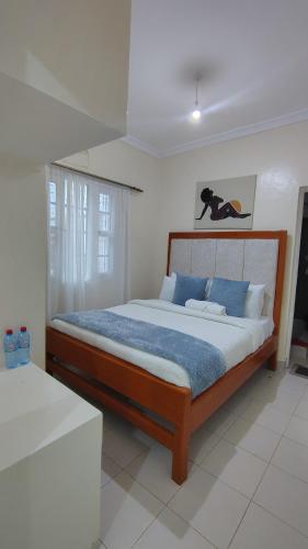 Lauryl Comfy Stays in Kisumu