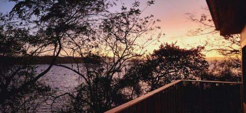 Balkons/terase, Teak house in a forest above the beach in Jicaral
