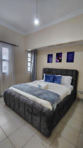 Lauryl Comfy Stays in Kisumu