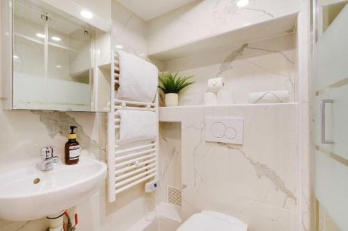 Charming appt- 4P1BR- in the heart of the Marais - image 6