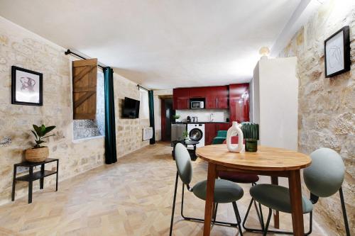 A jewel in the heart of the Marais- 4P 1BDR- Paris - image 10