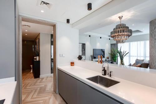 Stylish 2BR - Paramount Tower B - Business Bay - main image