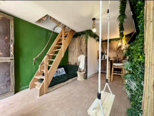 Love room Évasion tropicale (Love room Evasion tropicale) in Chateau-Landon