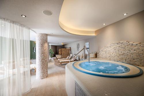 熱水浴缸, 瓦拉馬爾薩菲爾酒店 (Valamar Sanfior Hotel & Casa) in 拉巴茨