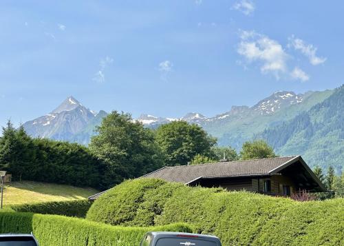 Domizil THIRTEEN with Sauna and Glacier View by All in One Apartments