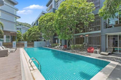 Kris - Modern Spacious 2 Bedrooms Condo with Pool, Patong Beach