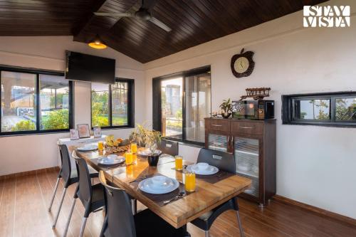 Iekārtas, StayVista at The Cloudscape with WiFi, Lawn, AC in Pasure