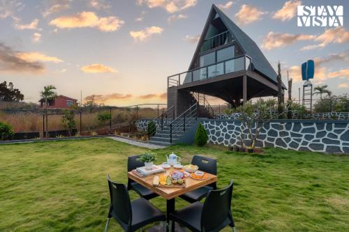 Iekārtas, StayVista at The Cloudscape with WiFi, Lawn, AC in Pasure