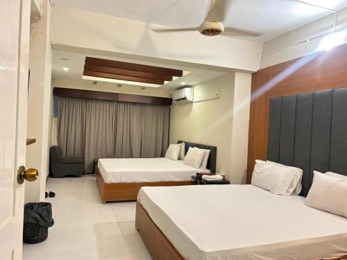 Sea View Suites - image 3