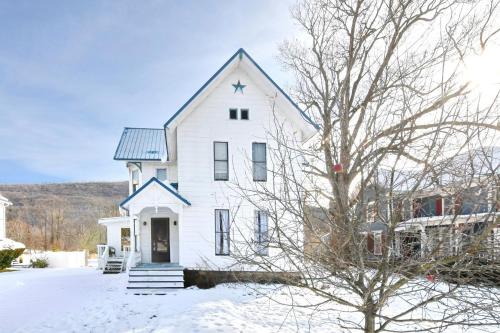 . Spacious 5-Bedroom Home with Hot Tub Near Wineries & Bristol Mountain Ski Resort