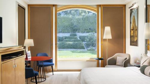 room detail thumbnail 1