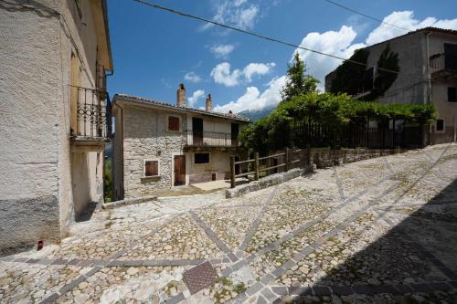 Skats, Stone House in Majella Park in Sant'Eufemia a Maiella