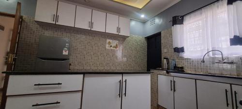 Ashton cosy homes - image 3