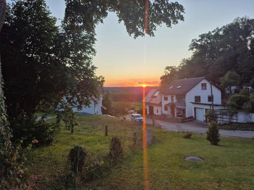 Modern and idyllic apartment in Jettingen-Scheppach