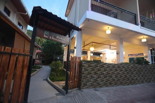 . M Y hotel