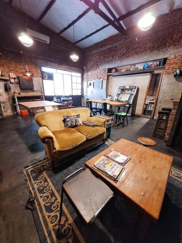 "La Forja Garage" Loft industrial Alojamiento unico !!!